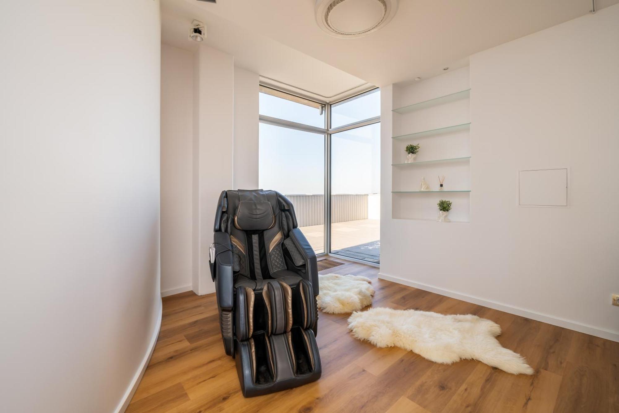 公寓 Skypenthouse & With Free Parking 里加