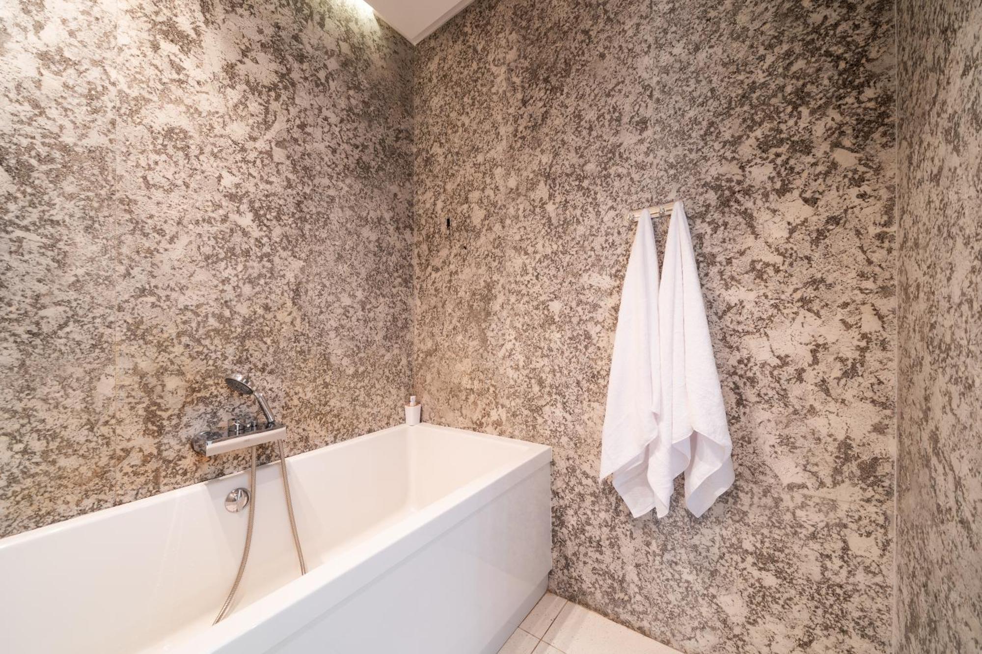 Skypenthouse & With Free Parking * Riga